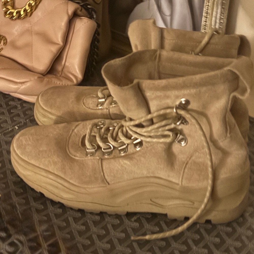 Steve Madden Mojave suede Boots